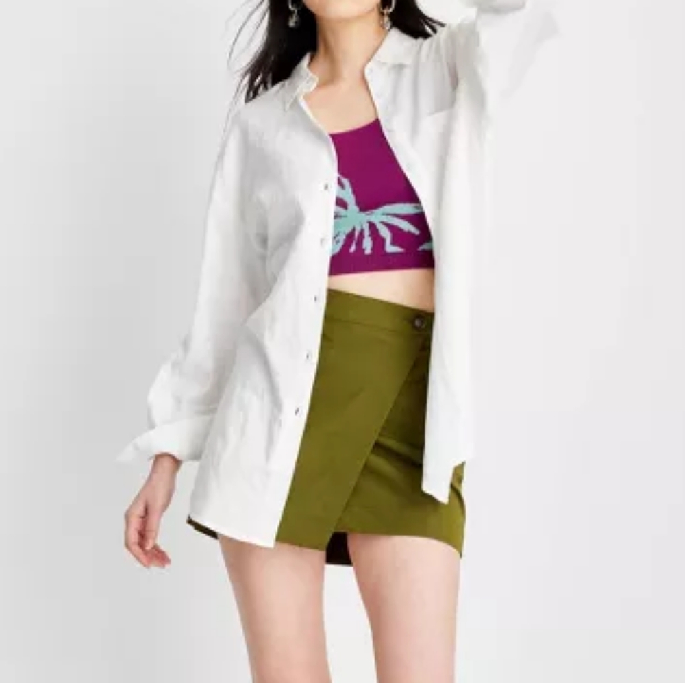 NEW Future Collective Top! - Picture 2 of 3